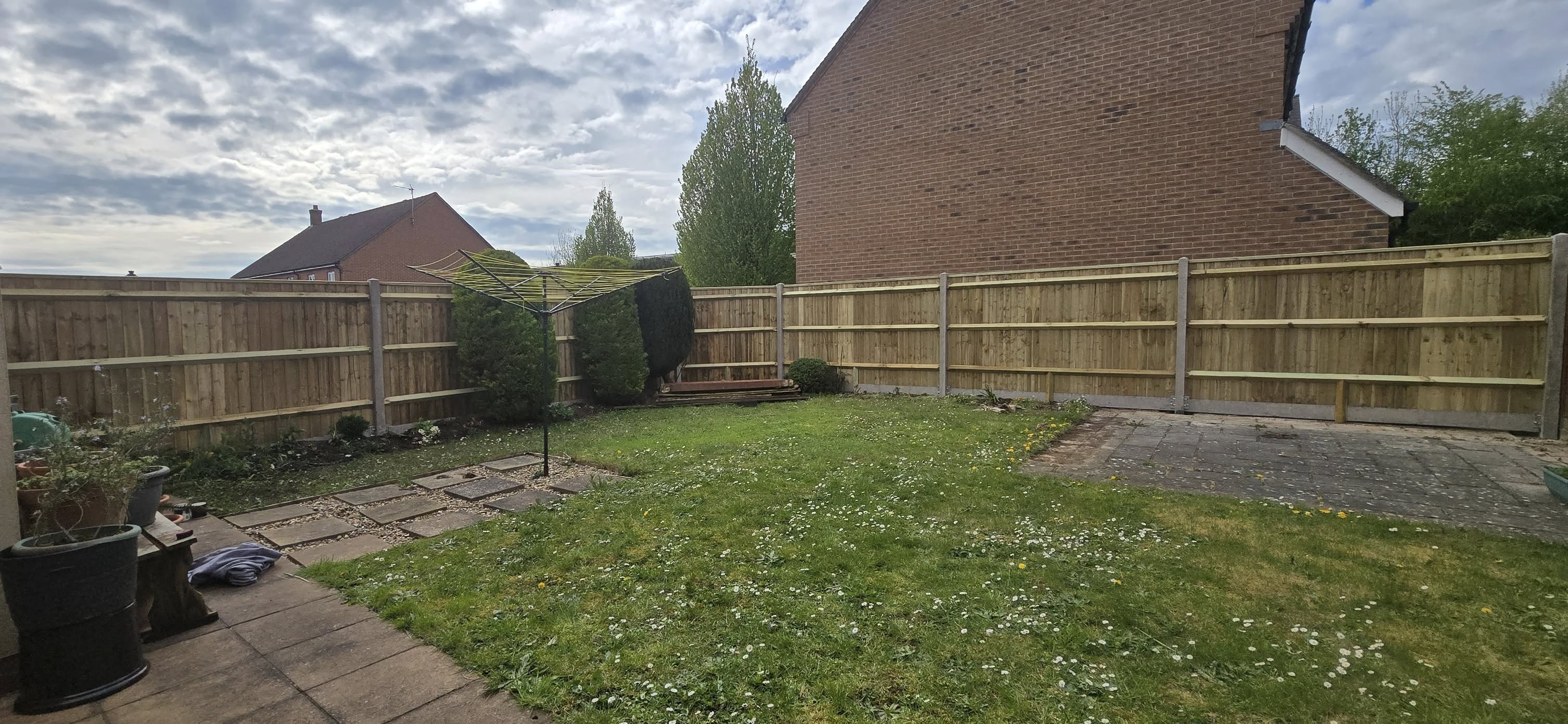 Fence repair and maintenance
